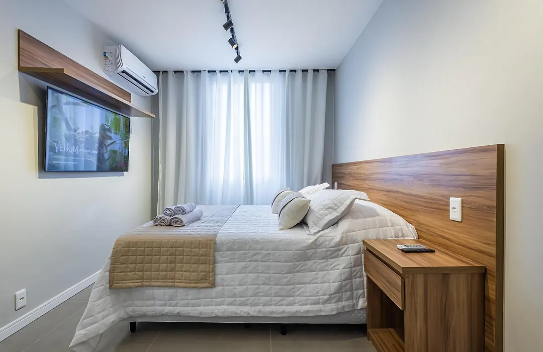 Cozy Studio In Leblon-1